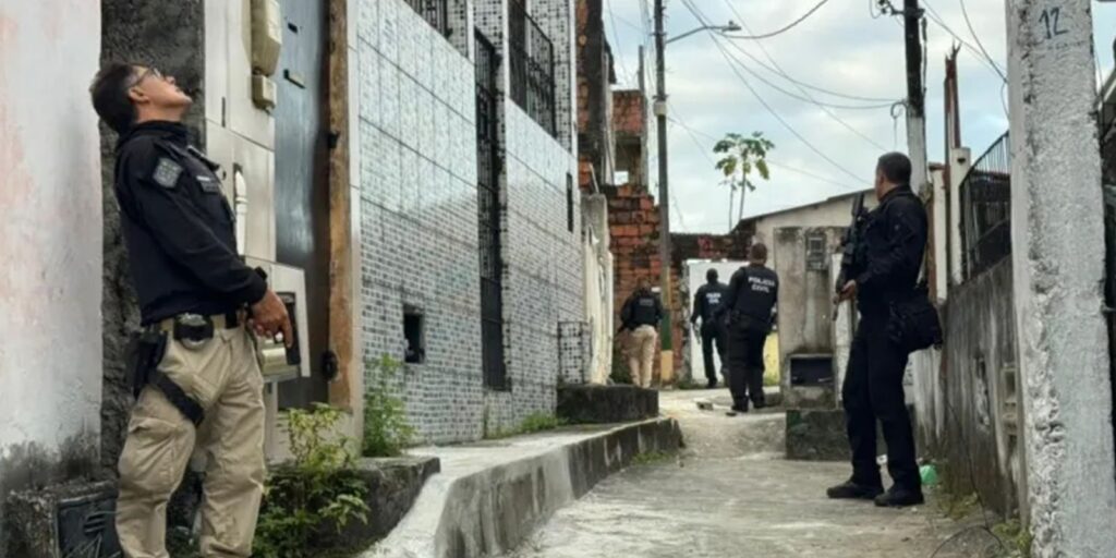 bahia-e-ceara:-operacao-contra-o-comando-vermelho-prende-35-pessoas