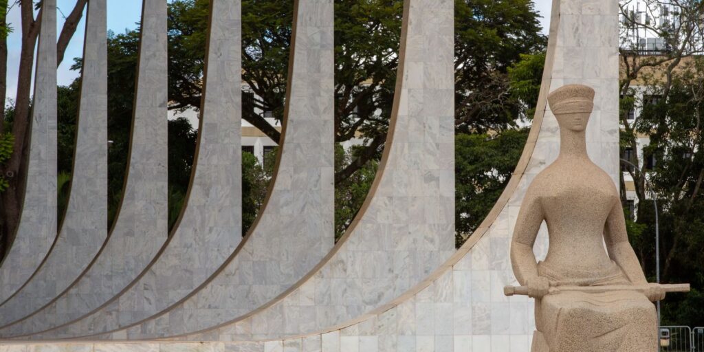 por-unanimidade,-stf-valida-prisoes-de-bolsonaro-e-mais-6-condenados