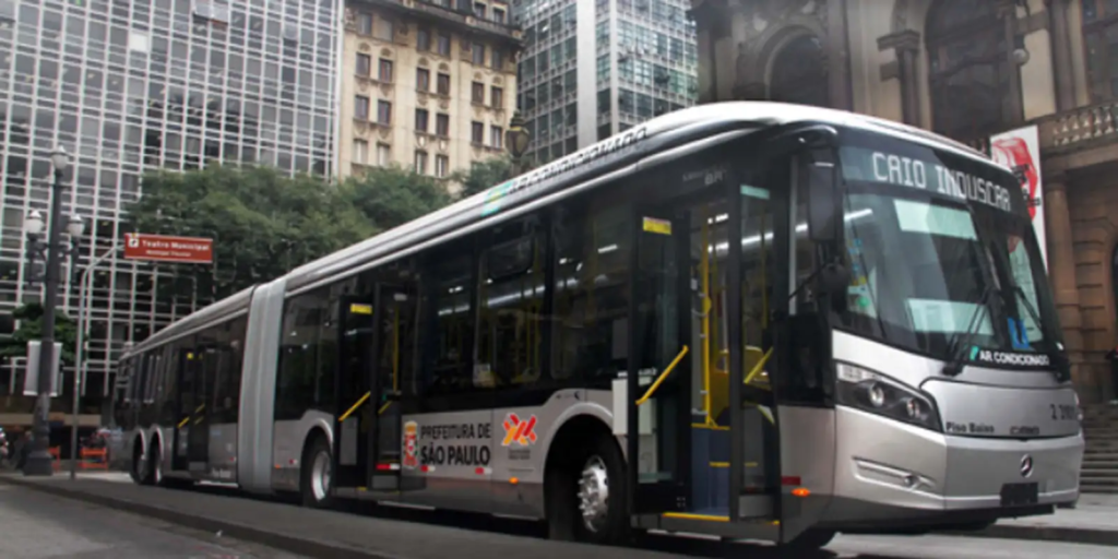 sem-receber-13o-salario,-motoristas-de-onibus-de-sp-entram-em-greve