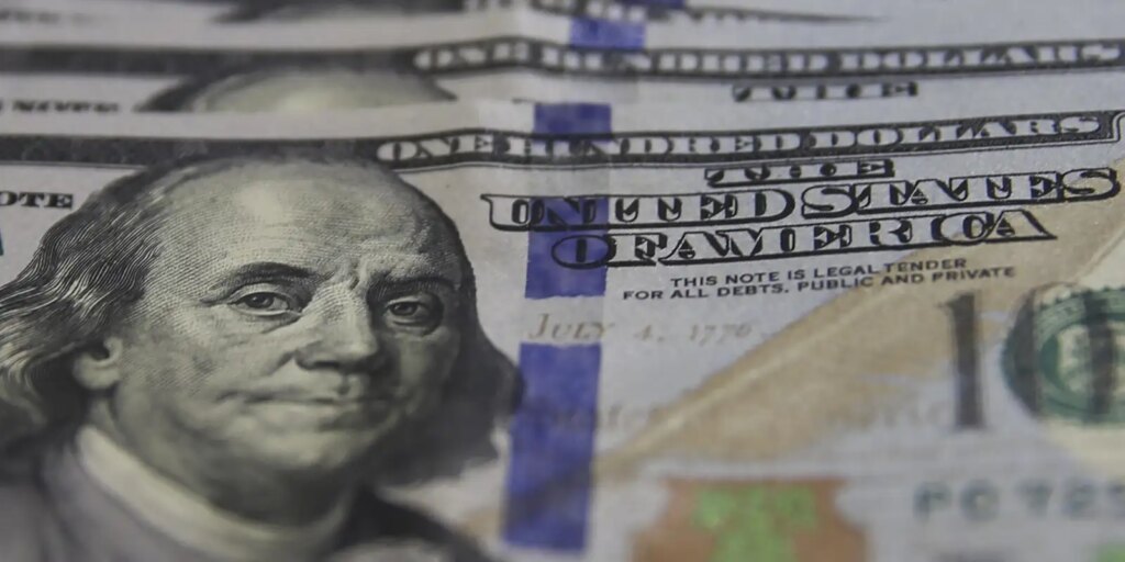 dolar-cai-para-r$-5,12-e-atinge-menor-valor-em-21-meses