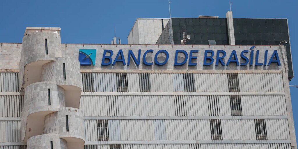 justica-bloqueia-acoes-do-brb-ligadas-a-banco master