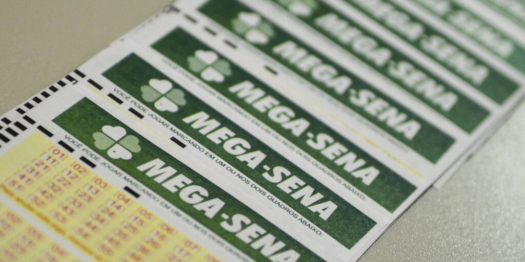 tres-apostas-acertam-a-mega-sena-e-levam-r$-34,8-milhoes-cada