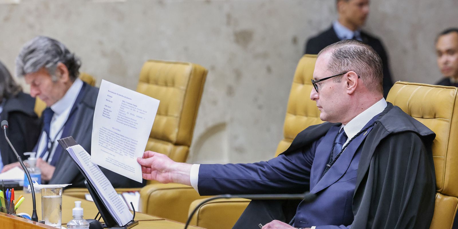 zanin-vota-a-favor-de-eleicoes-diretas-para-governador-do-rio