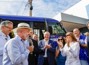 “aqui-nao-tem-dinheiro-do-vorcaro”,-diz-lula-em-visita-a-hospital